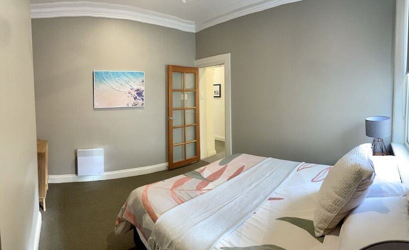 침실 1개 아파트, Athelstane House