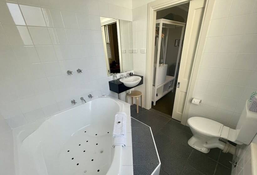 스탠다드 룸, Athelstane House