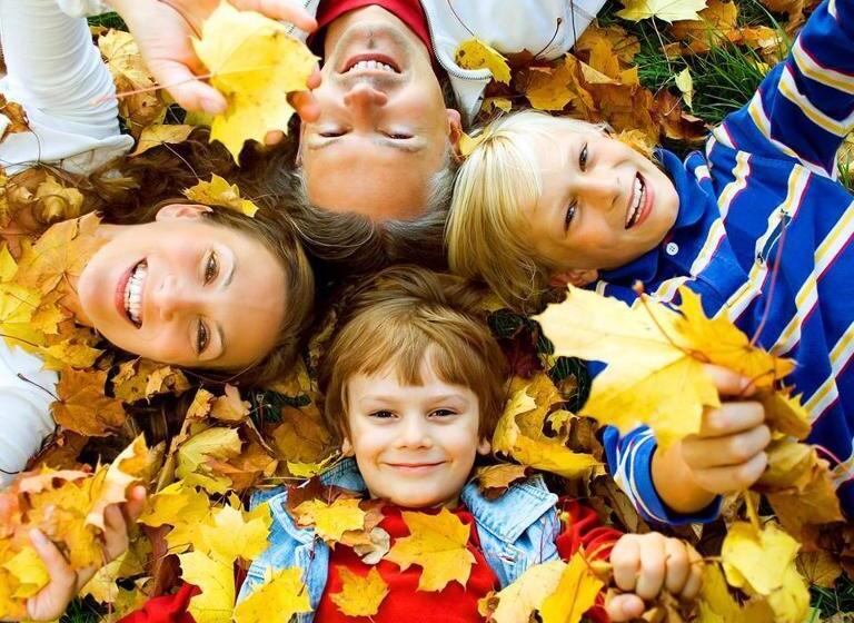 استودیو خانوادگی, Cateski Dvorec