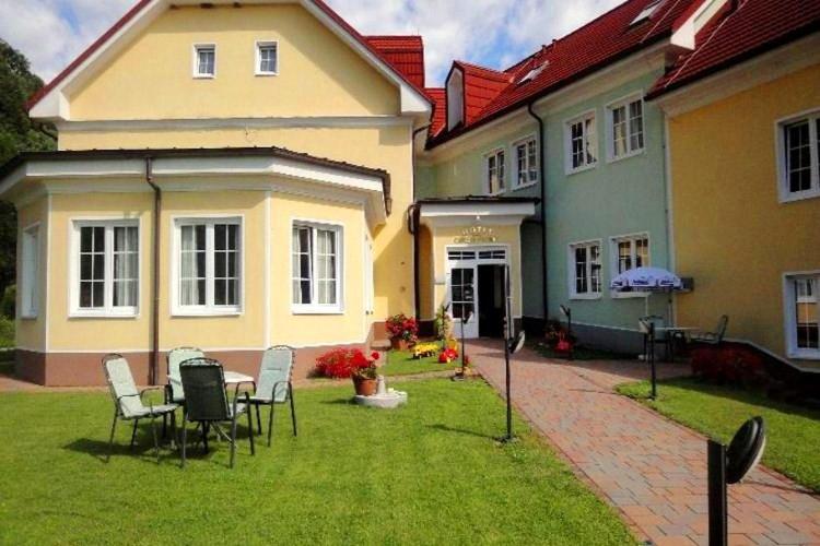 اتاق استاندارد, Cateski Dvorec