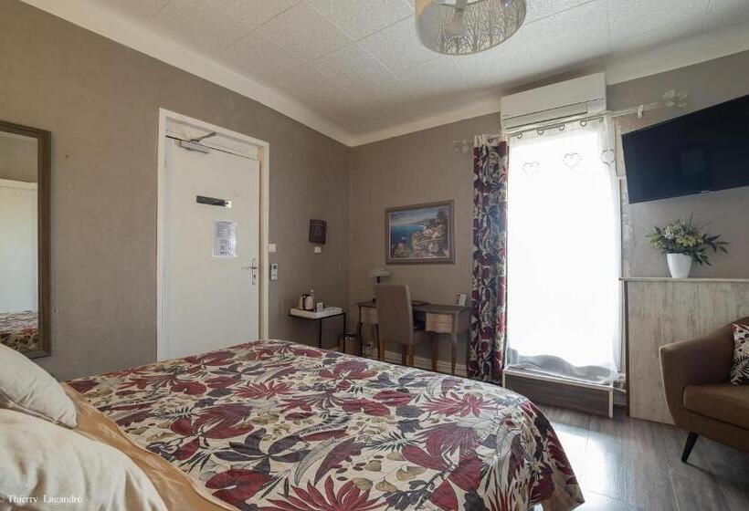 Comfort room with terrace, De Charme Le Provence