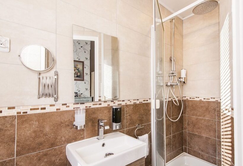 컴포트 룸, De Charme Le Provence