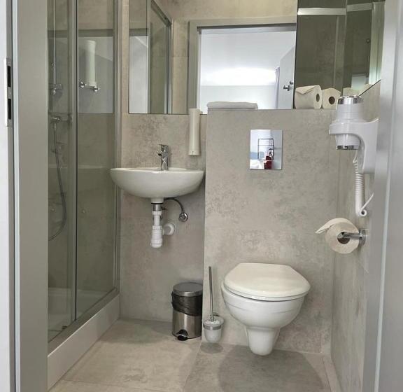 スタンダードルーム, Dobosz