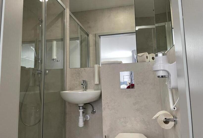 ファミリールーム, Dobosz