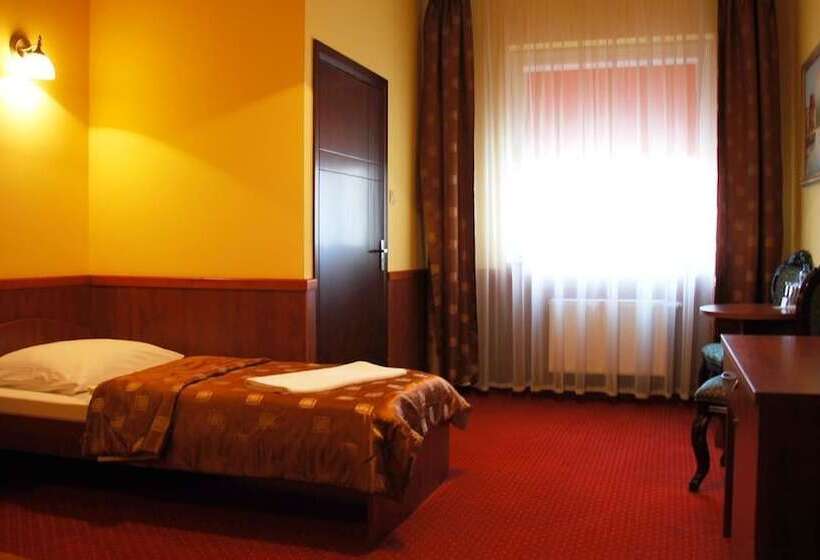 スタンダードルーム, Dobosz