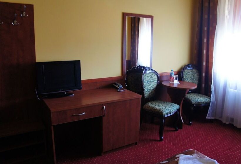 スタンダードルーム, Dobosz