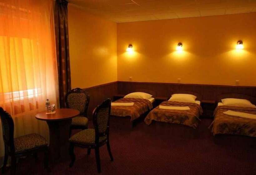 スタンダードトリプルルーム, Dobosz