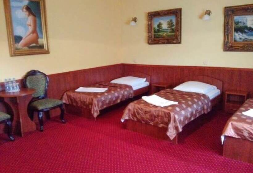 スタンダードトリプルルーム, Dobosz