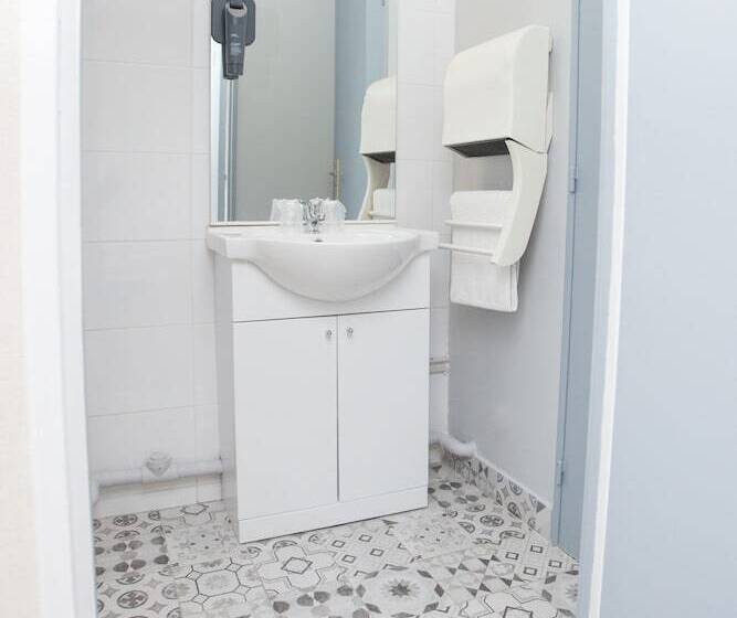 חדר קומפורט לשלושה, Domaine Des Cedres  , Gites Et Insolites