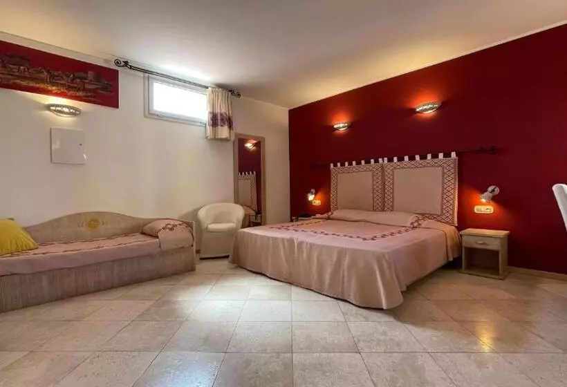 Habitació Triple Estàndard, Domomea