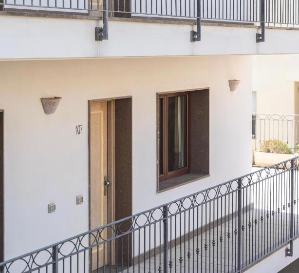 Семейный Номер, Domomea