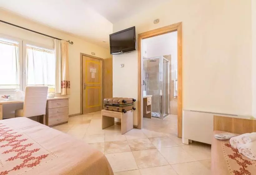 Family Room, Domomea