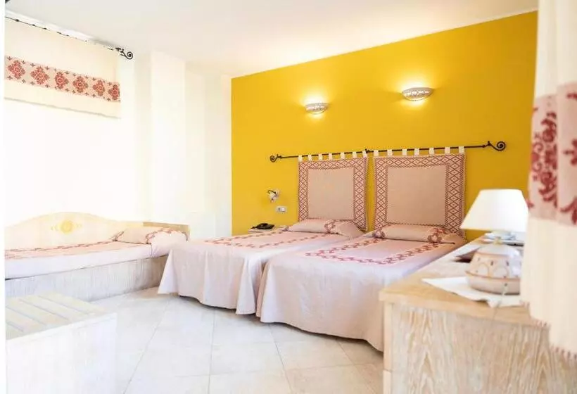Family Room, Domomea