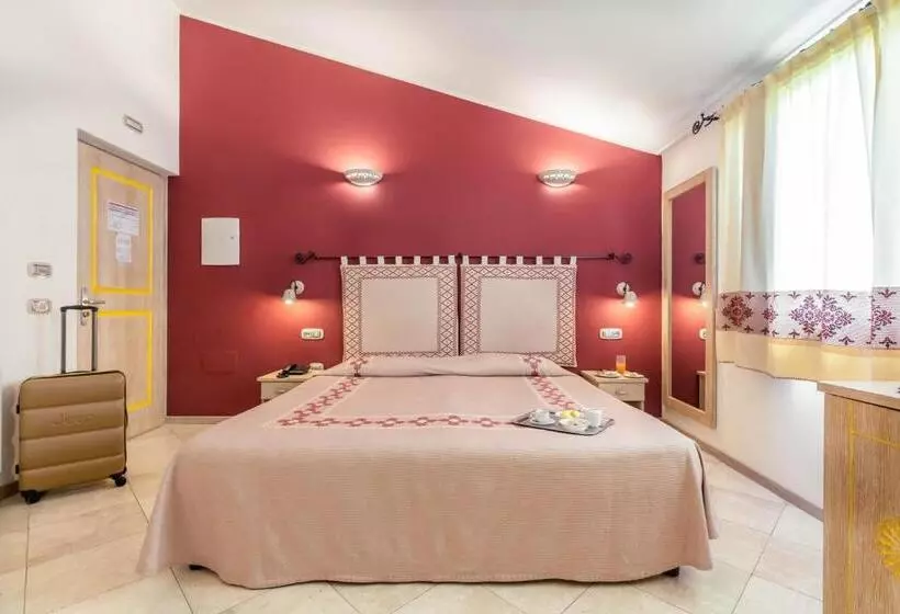Habitació Triple Estàndard, Domomea