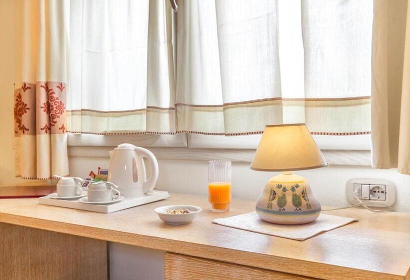 Номер Стандарт Трехместный, Domomea