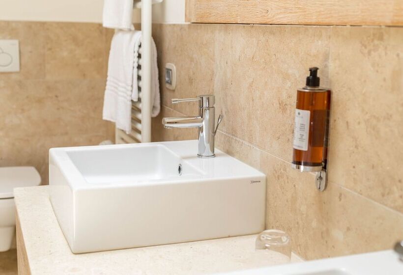 Полулюкс, Domomea