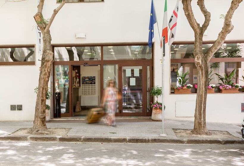 Номер Стандарт Трехместный, Domomea