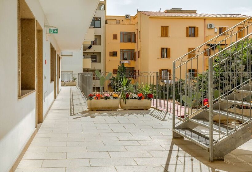 Номер Стандарт Трехместный, Domomea