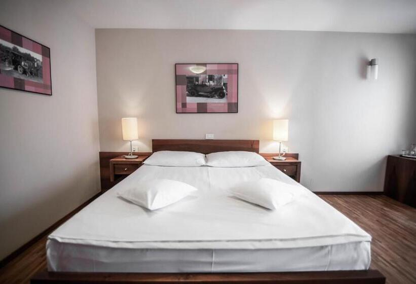 اتاق استاندارد, Dvor Jezersek Brnik