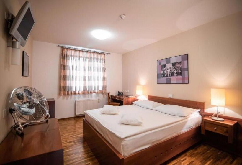 اتاق استاندارد, Dvor Jezersek Brnik