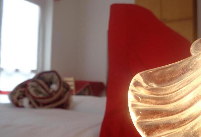 Pokój Standard z Balkonem, Garni Suisse