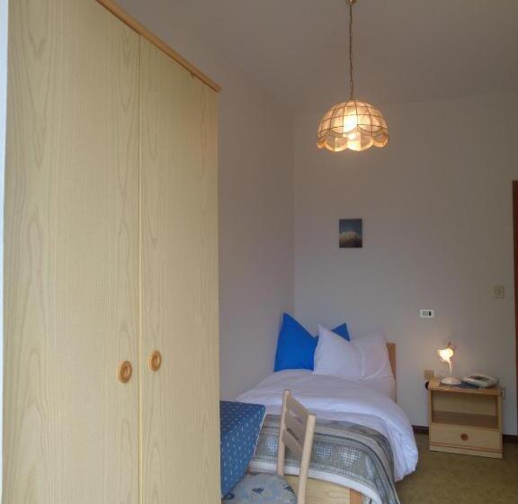 Pokój Standard Jednoosobowy, Garni Suisse