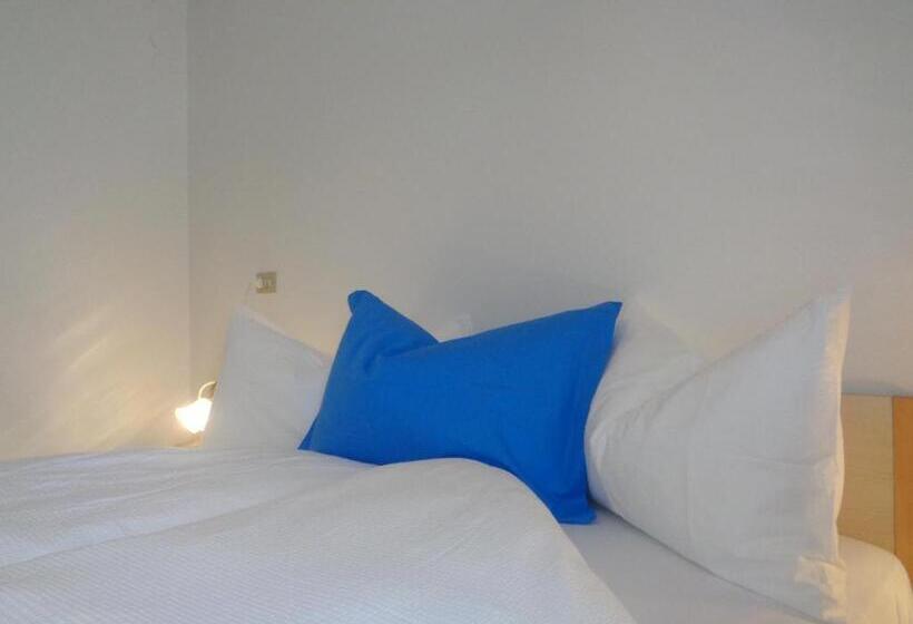 Pokój Standard z Balkonem, Garni Suisse