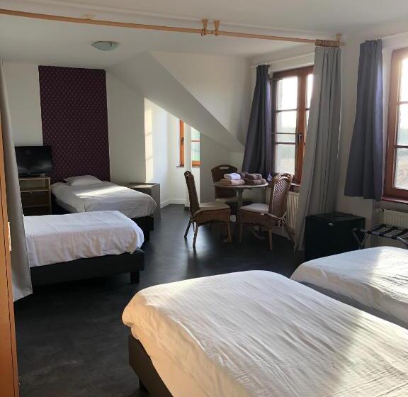 高级家庭房间, Hinterland