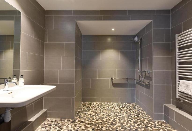 غرفة قياسية ثلاثية, Hôtel Valpré