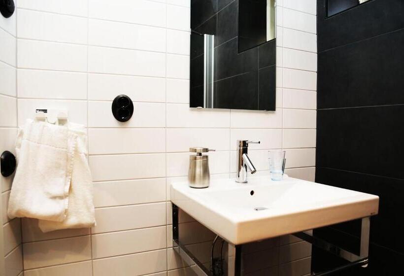 חדר סופריור, L Hilda