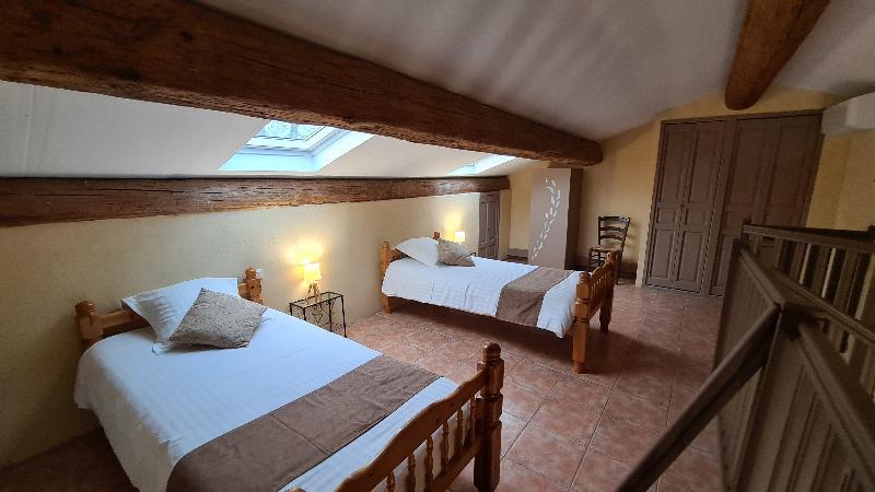 غرفة عائلية, La Bastide Saint Bach