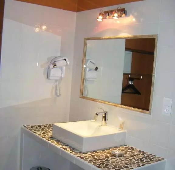 Triple Room Sea View, Le Saint Jean