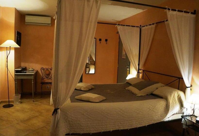 高级海景房, Le Saint Jean