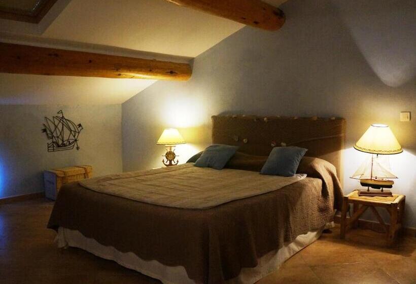 阁楼房, Le Saint Jean