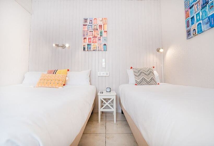 اتاق استاندارد سه نفره, Logis Hôtel Le Rialto