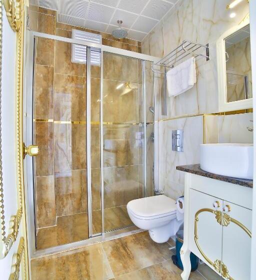 اتاق خانوادگی با چشم‌انداز جانبی دریا, Nayla Palace Hotel Special Category