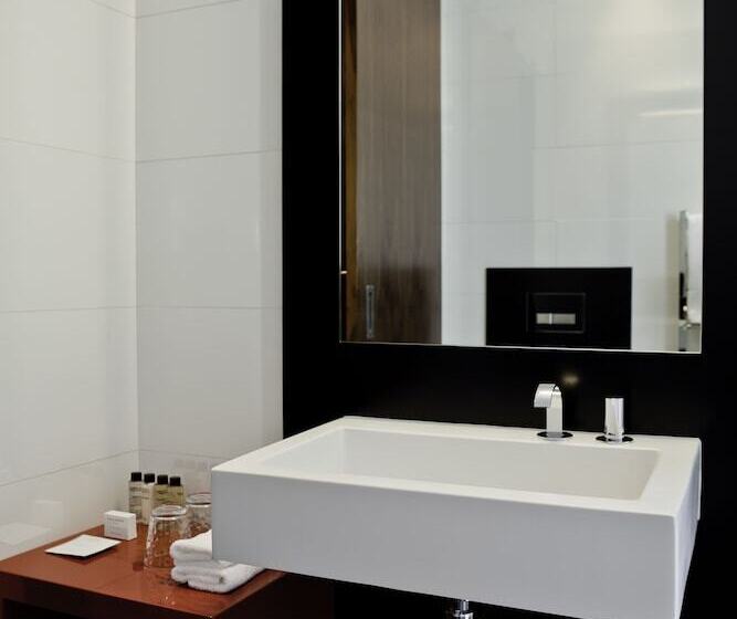 豪华房间, On The Promenade