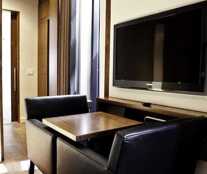 豪华房间, On The Promenade