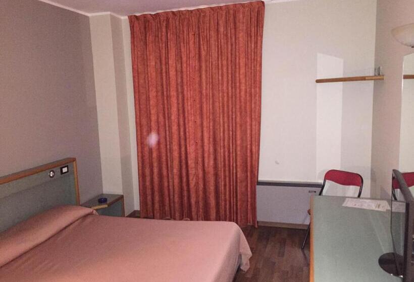 חדר סטנדרט, Orzi