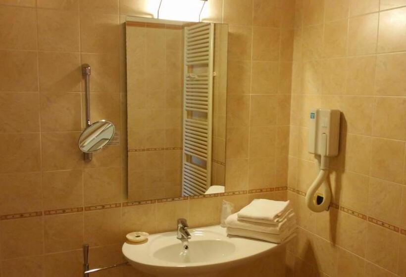 标准三人间, Relais Corte Pontigliardo