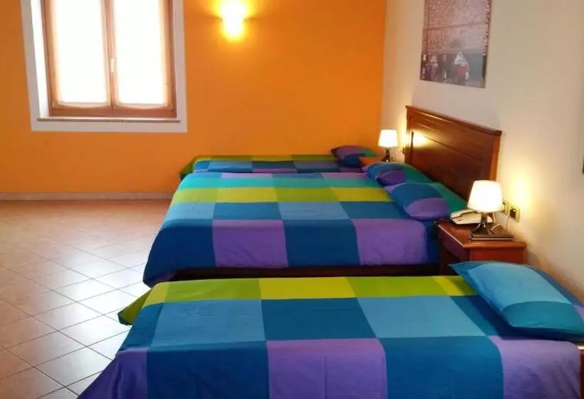 اتاق استاندارد چهار تخته, Relais Corte Pontigliardo