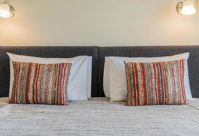 Люкс Семейный 2 Спальни, Silver Fern Rotorua Suites & Spa