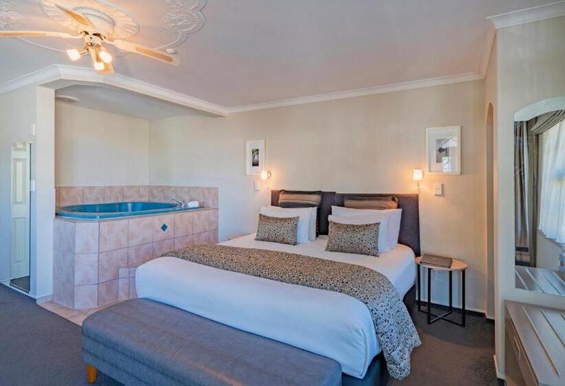 Люкс с Бассейном, Silver Fern Rotorua Suites & Spa