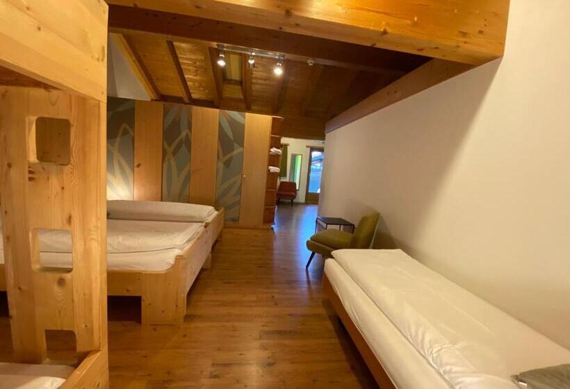 Семейный Номер Вид на Горы, Sportlodge Klosters