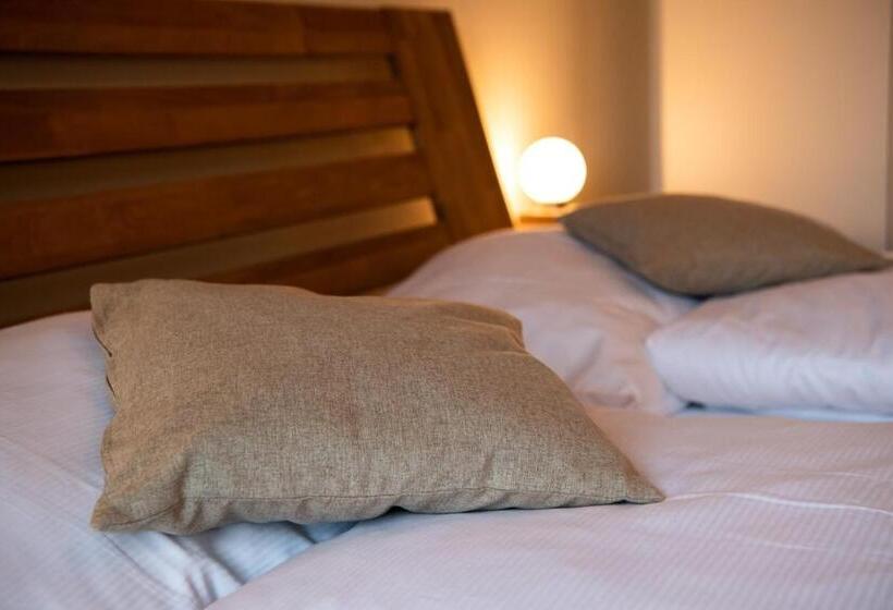 إستوديو قياسى, Sportlodge Klosters