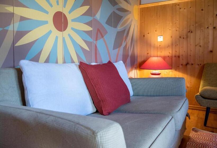 غرفة عائلية مطلّة علي الجبل, Sportlodge Klosters