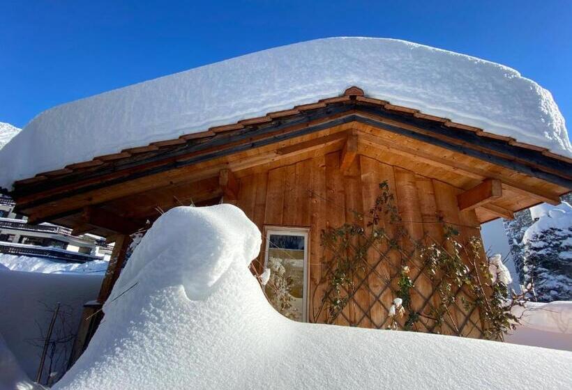 غرفة عائلية مطلّة علي الجبل, Sportlodge Klosters