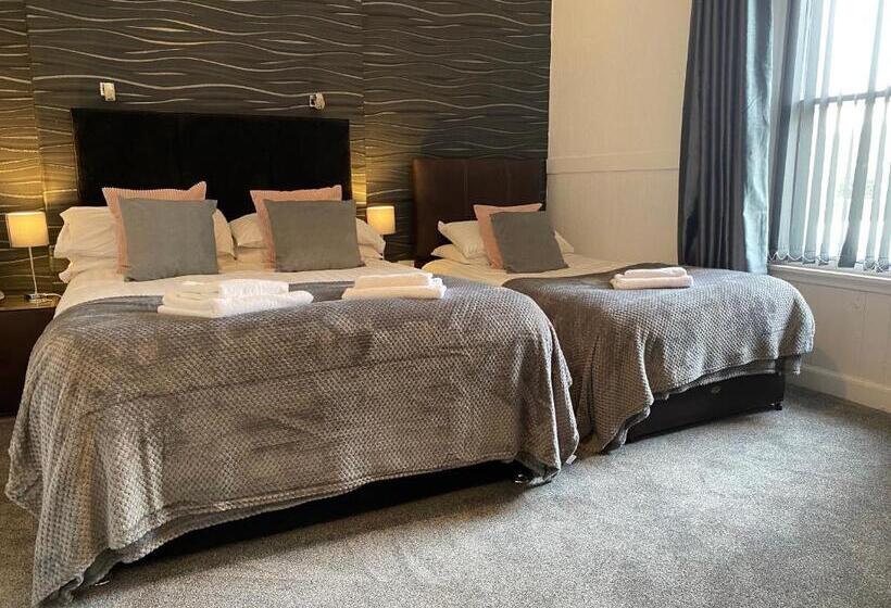 غرفة قياسية ثلاثية, The Crown