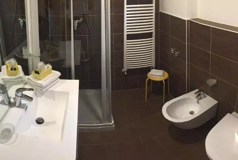 ジュニアスイート, Trieste