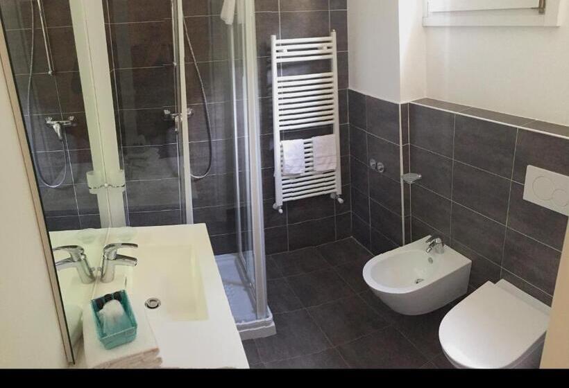 小型套房, Trieste